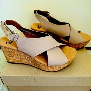 Clarks Women's Annadel Eirwyn Wedge